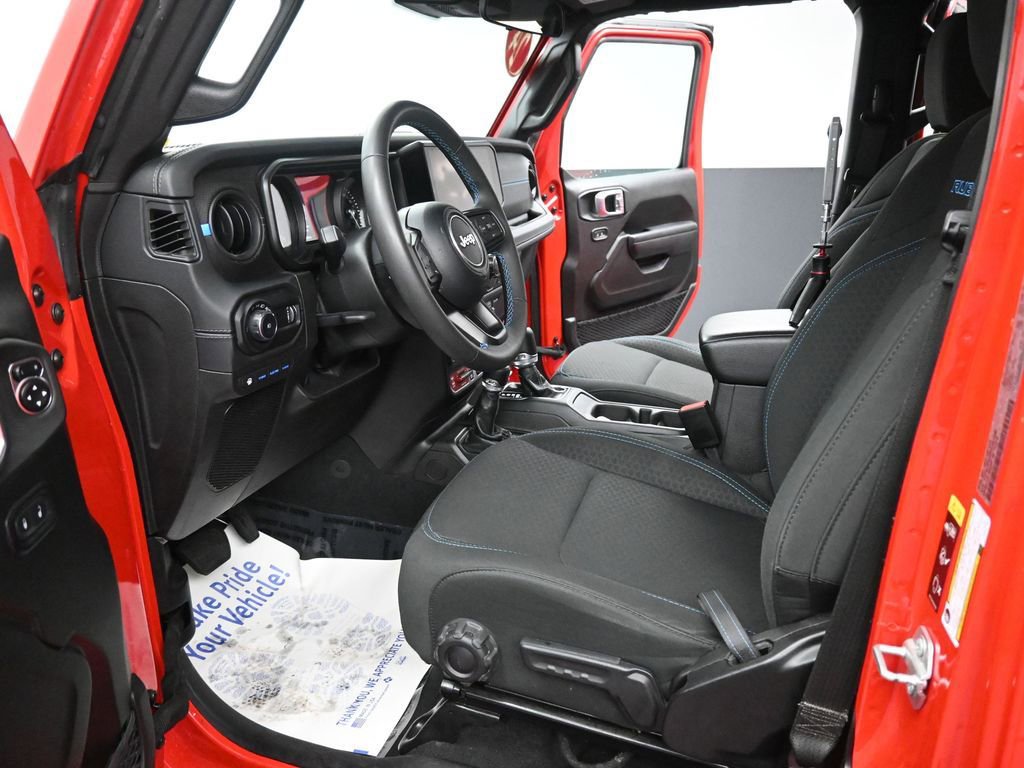 Used 2024 Jeep Wrangler Unlimited Rubicon 4xe image 29