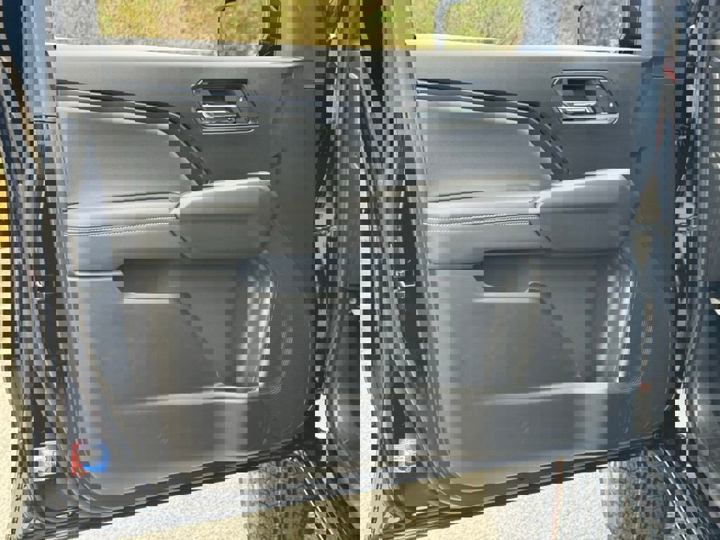 New 2026 GMC Canyon Elevation w/ Convenience Package image 19