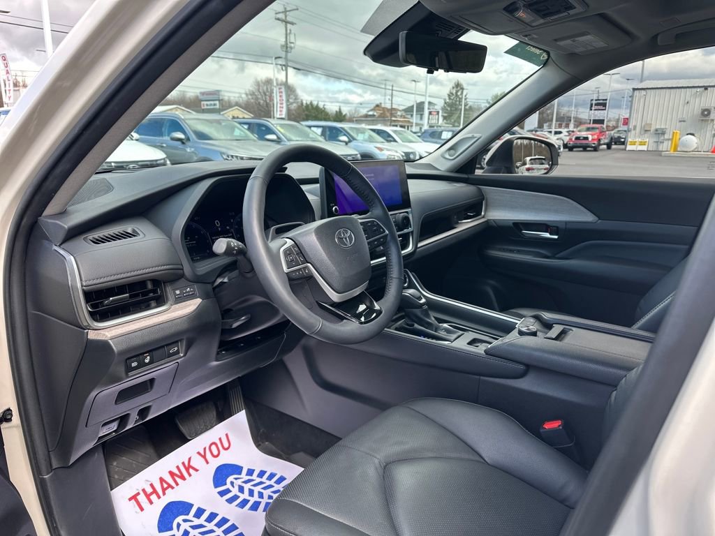 Used 2024 Toyota Grand Highlander Platinum image 9