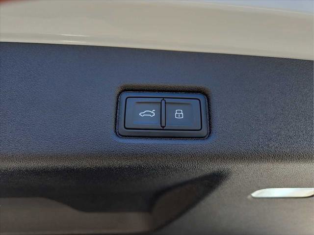 Certified 2025 Audi Q5 Premium w/ Convenience Package AWD/4WD image 35