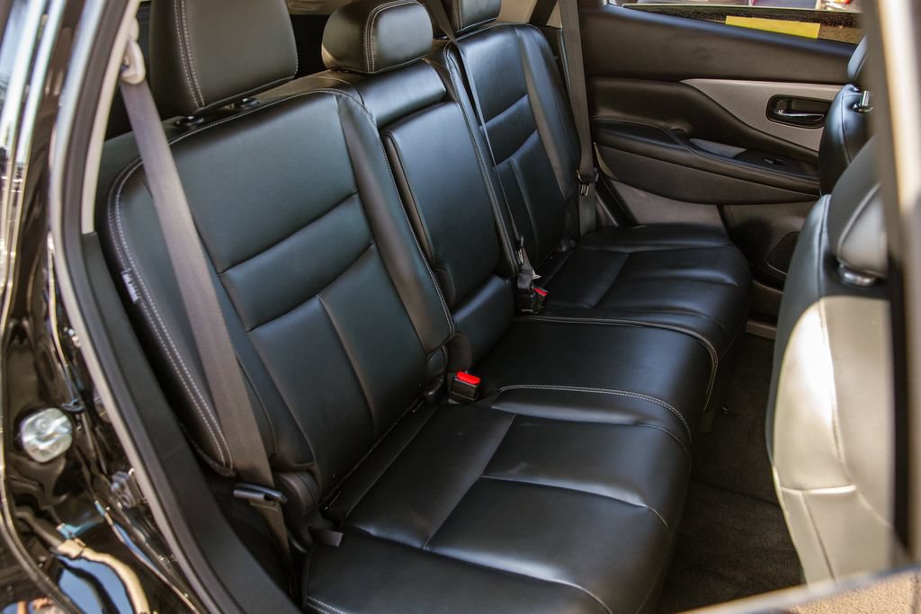 Used 2023 Nissan Murano SV w/ SV Midnight Edition Package FWD image 12