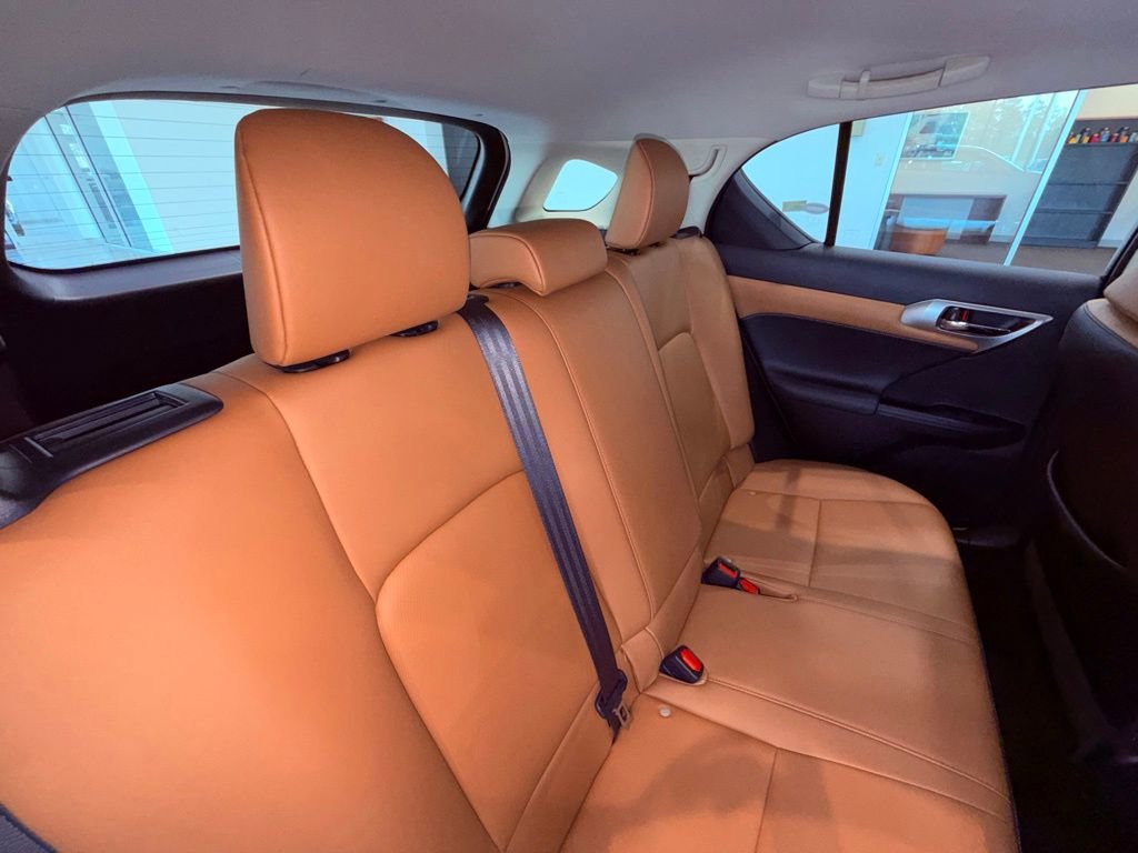 Used 2017 Lexus CT 200h w/ Navigation System Package image 10