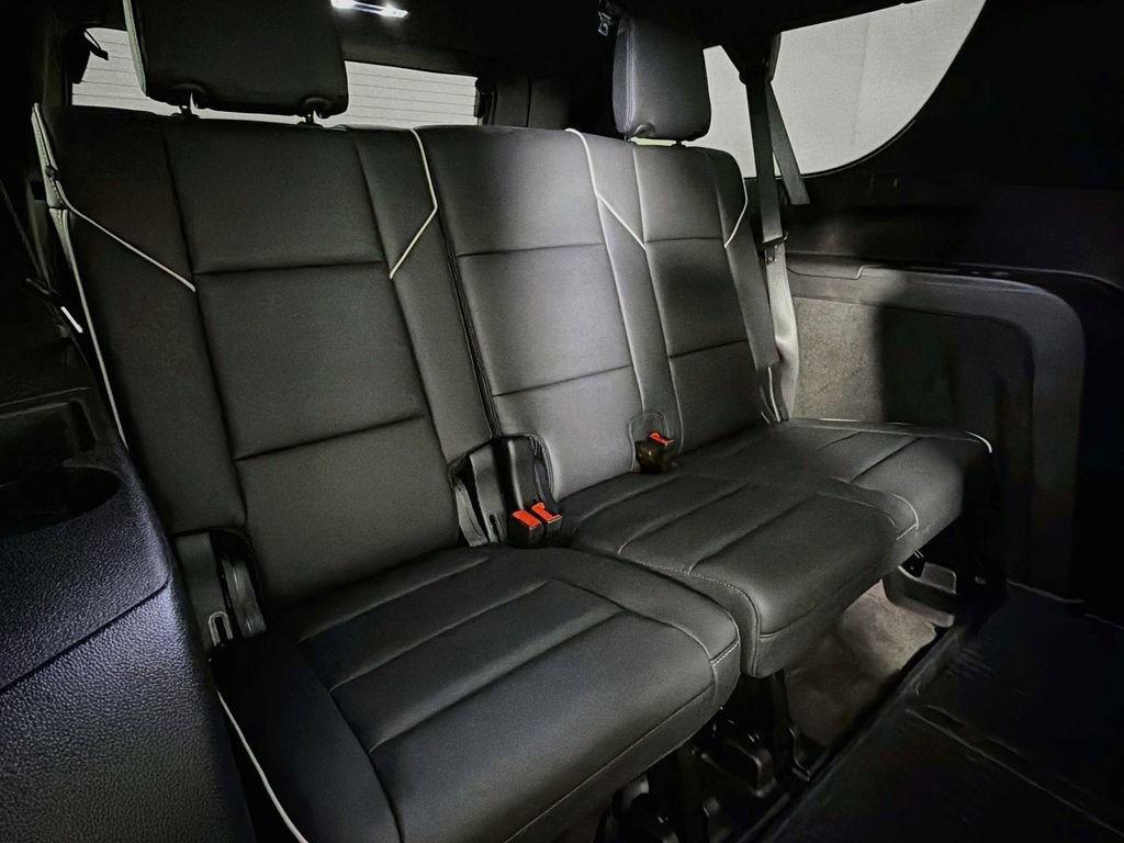 Used 2026 Cadillac Escalade ESV Sport w/ LPO, ONYX Package AWD/4WD image 26