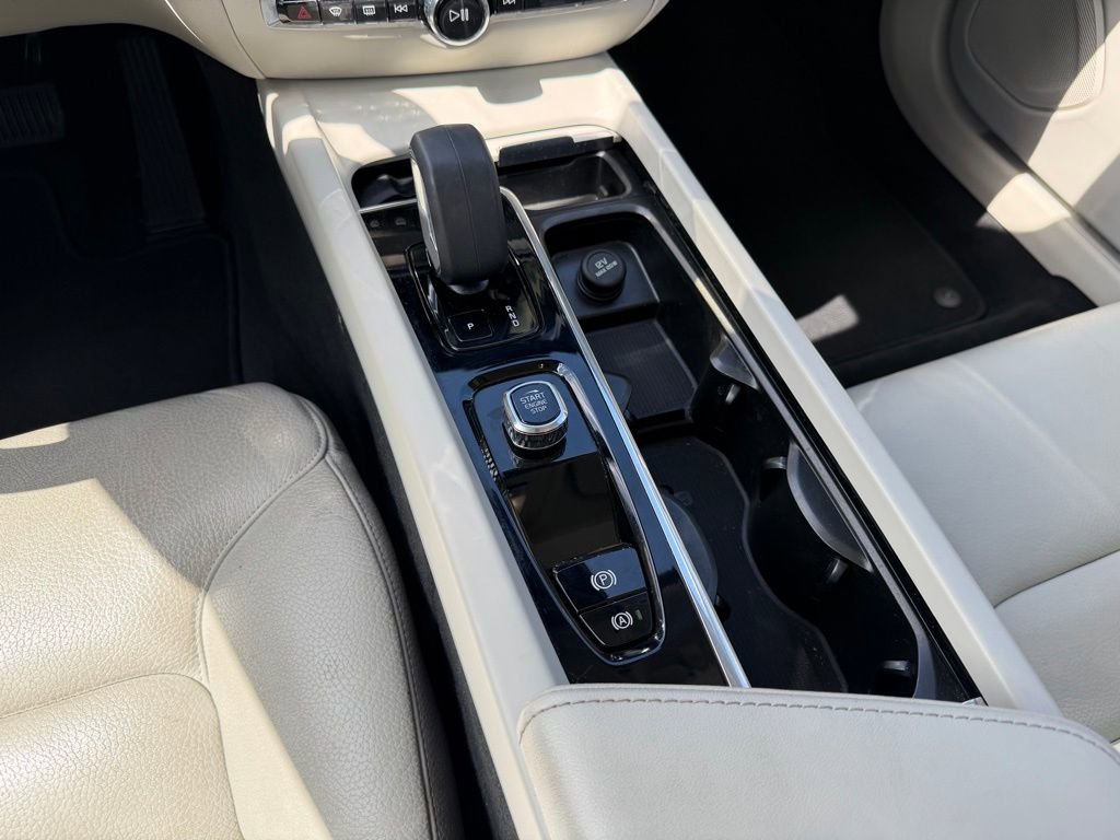 Used 2025 Volvo S60 B5 Core image 16