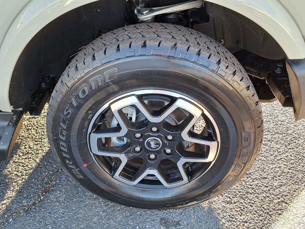 New 2025 Ford Bronco Outer Banks AWD/4WD image 16