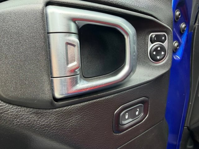Used 2020 Jeep Wrangler Unlimited Sahara w/ Uconnect 4C Nav & Sound Group AWD/4WD image 28