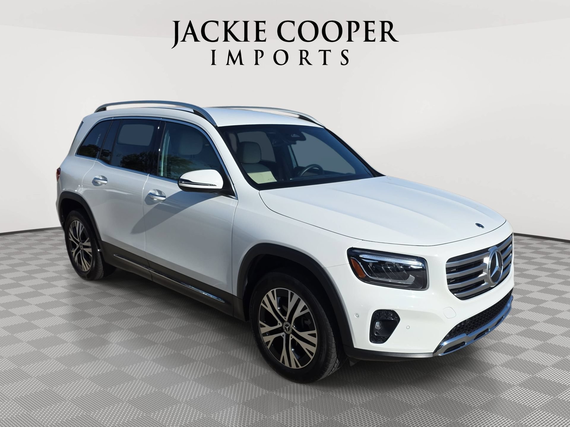 Used 2025 Mercedes-Benz GLB 250 image 3