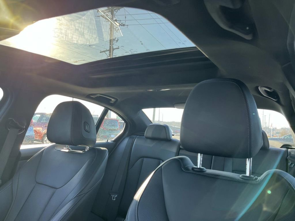 Used 2025 BMW 330i xDrive Sedan image 31