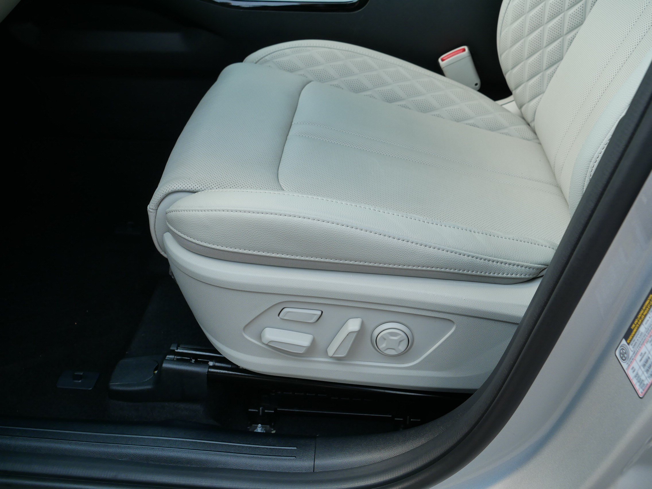 Certified 2025 Kia Sorento SX Prestige AWD/4WD image 20