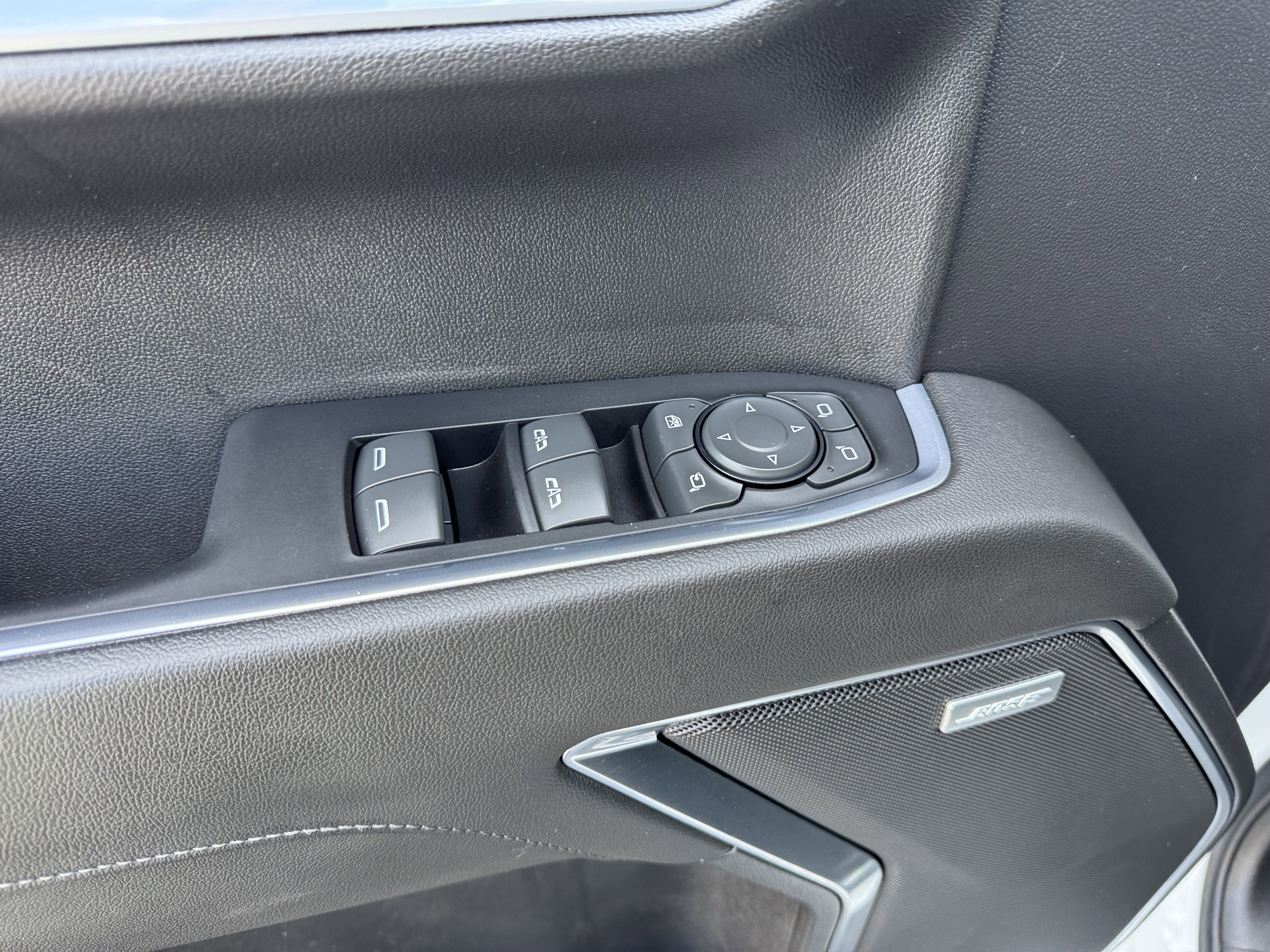 Used 2022 Chevrolet Silverado 1500 LTZ w/ LTZ Premium Package image 12