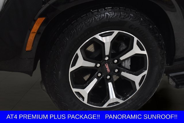 Used 2025 GMC Yukon AT4 w/ AT4 Premium Plus Package AWD/4WD image 42