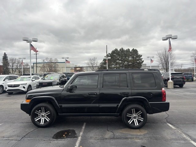 Used 2009 Jeep Commander Sport image 8