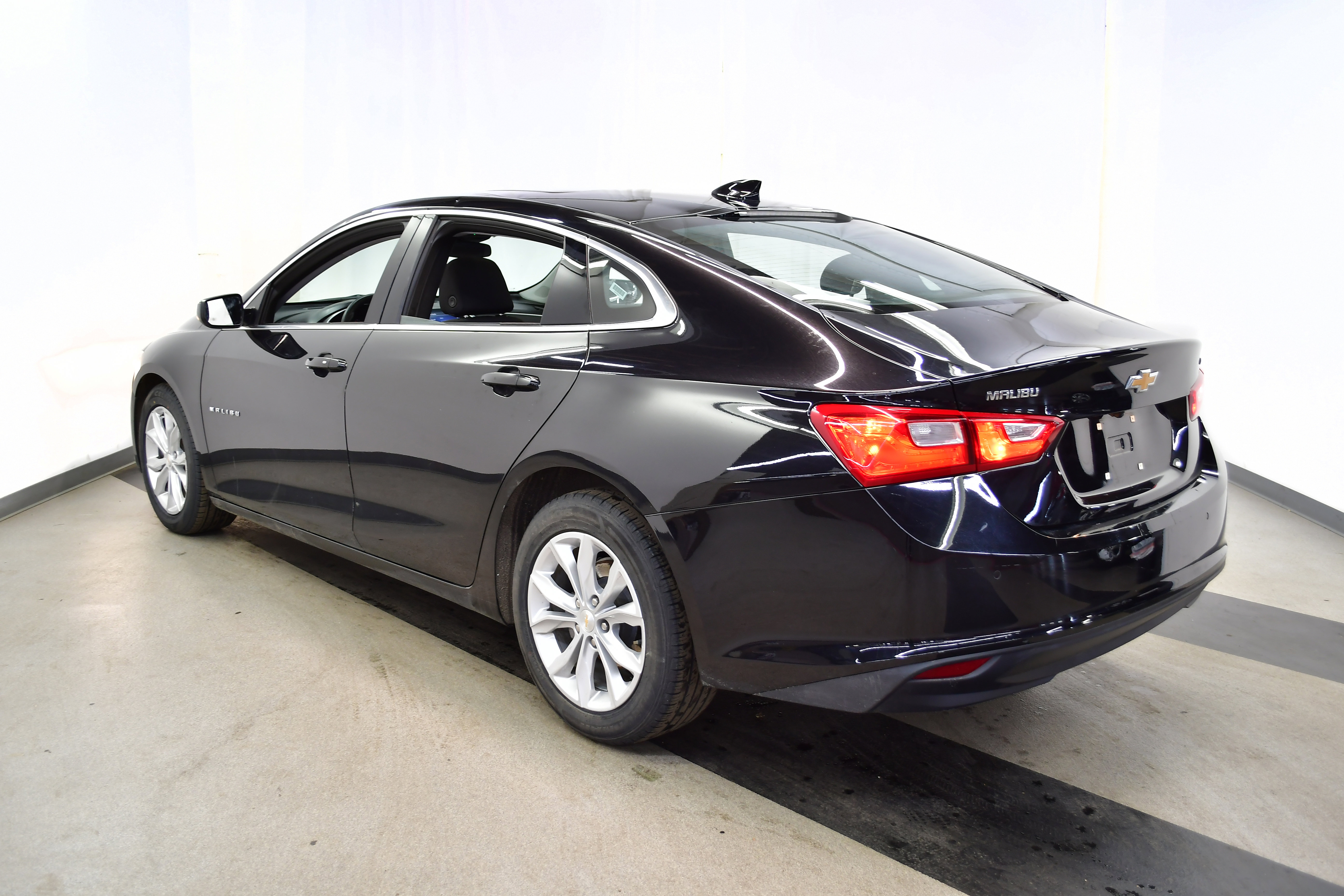 Used 2024 Chevrolet Malibu LT image 5