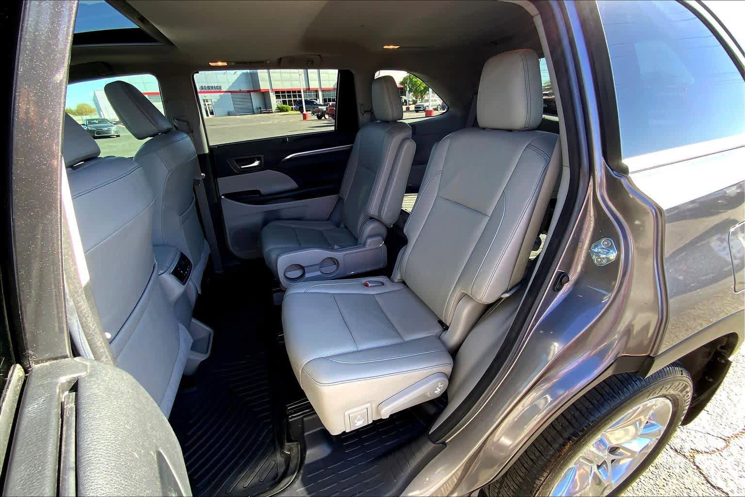 Used 2018 Toyota Highlander Limited image 21