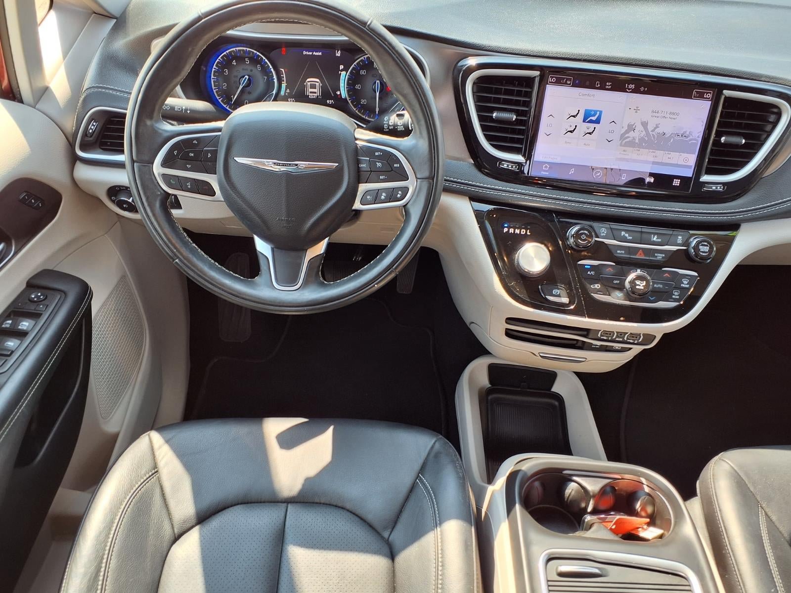 Certified 2022 Chrysler Pacifica Touring-L AWD/4WD image 2