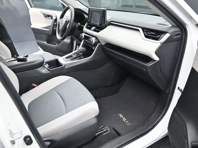 Used 2022 Toyota RAV4 XLE w/ Convenience Package image 22