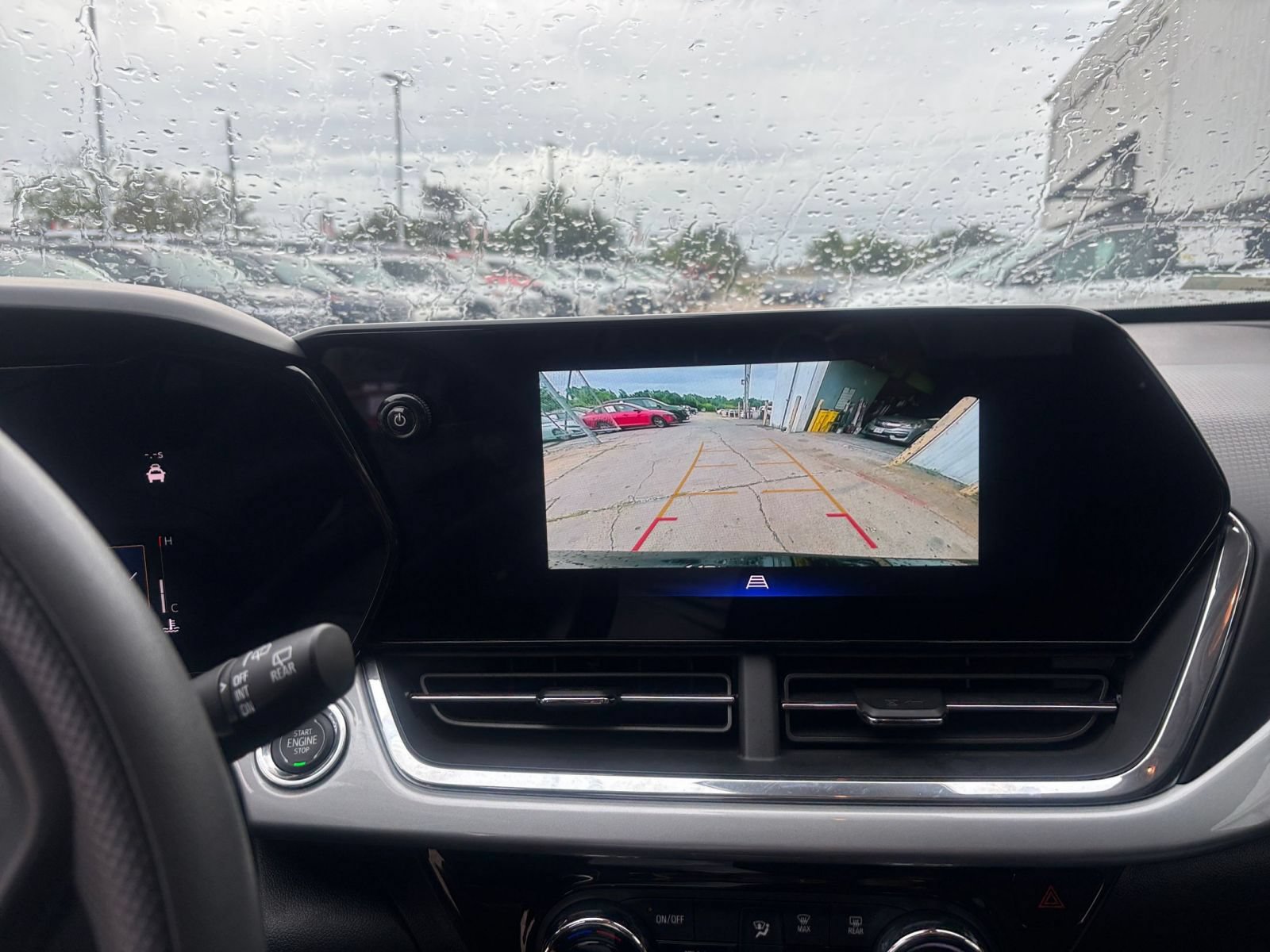 Used 2025 Chevrolet Trax LT FWD image 23