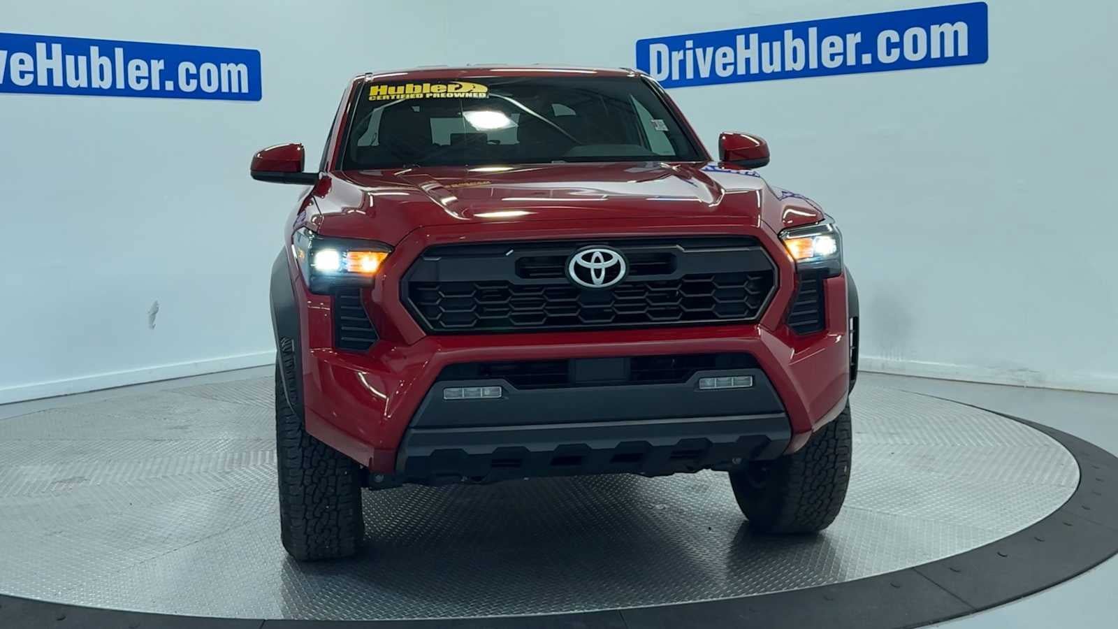 Used 2025 Toyota Tacoma TRD Off-Road AWD/4WD image 2