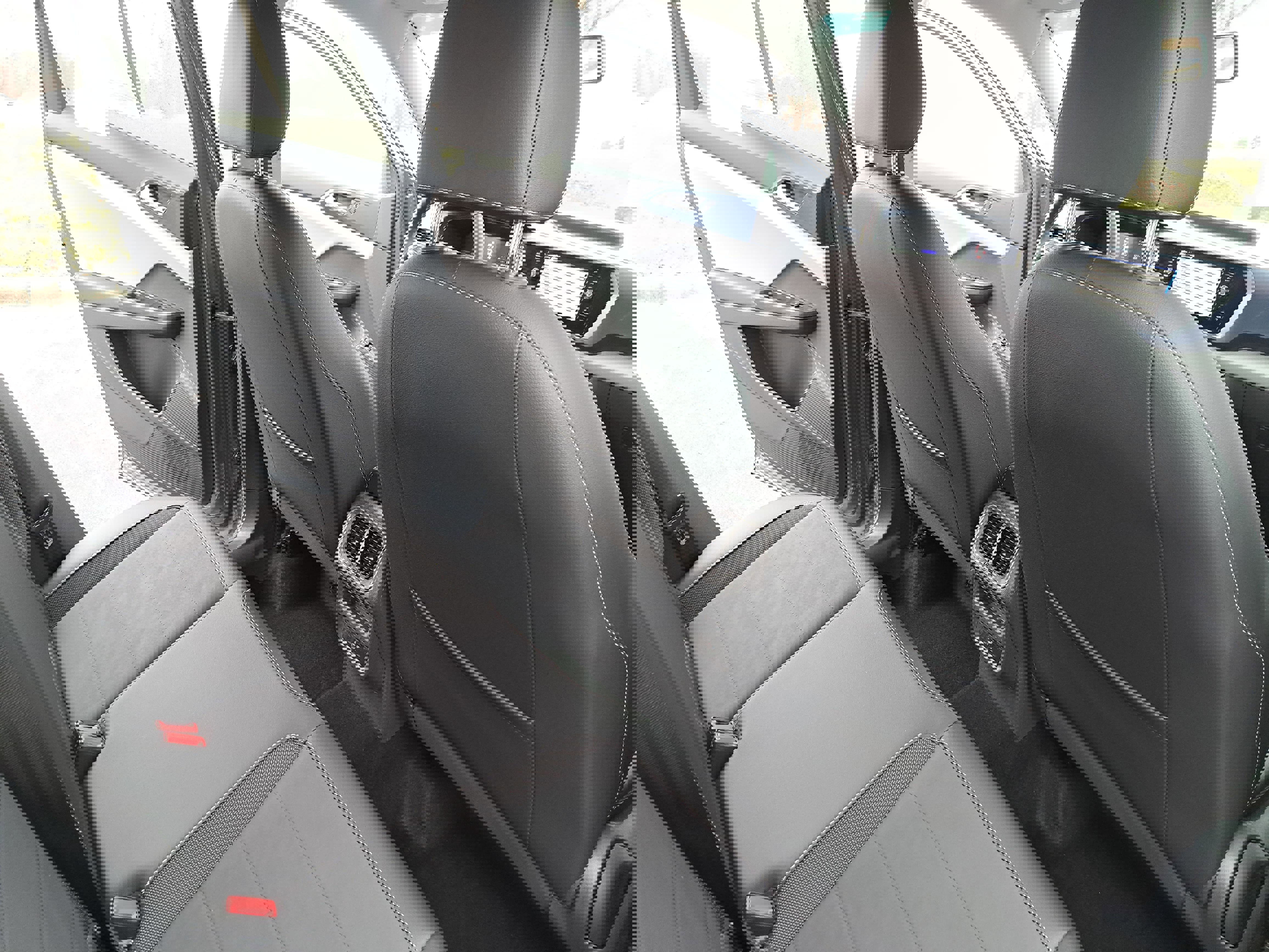 Certified 2022 Volkswagen Taos SE image 11