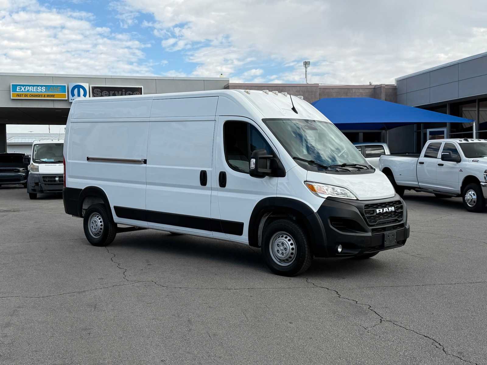 Used 2025 RAM ProMaster 2500 w/ Convenience Group FWD image 13