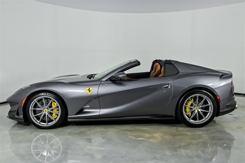 Used 2023 Ferrari 812 GTS RWD image 6
