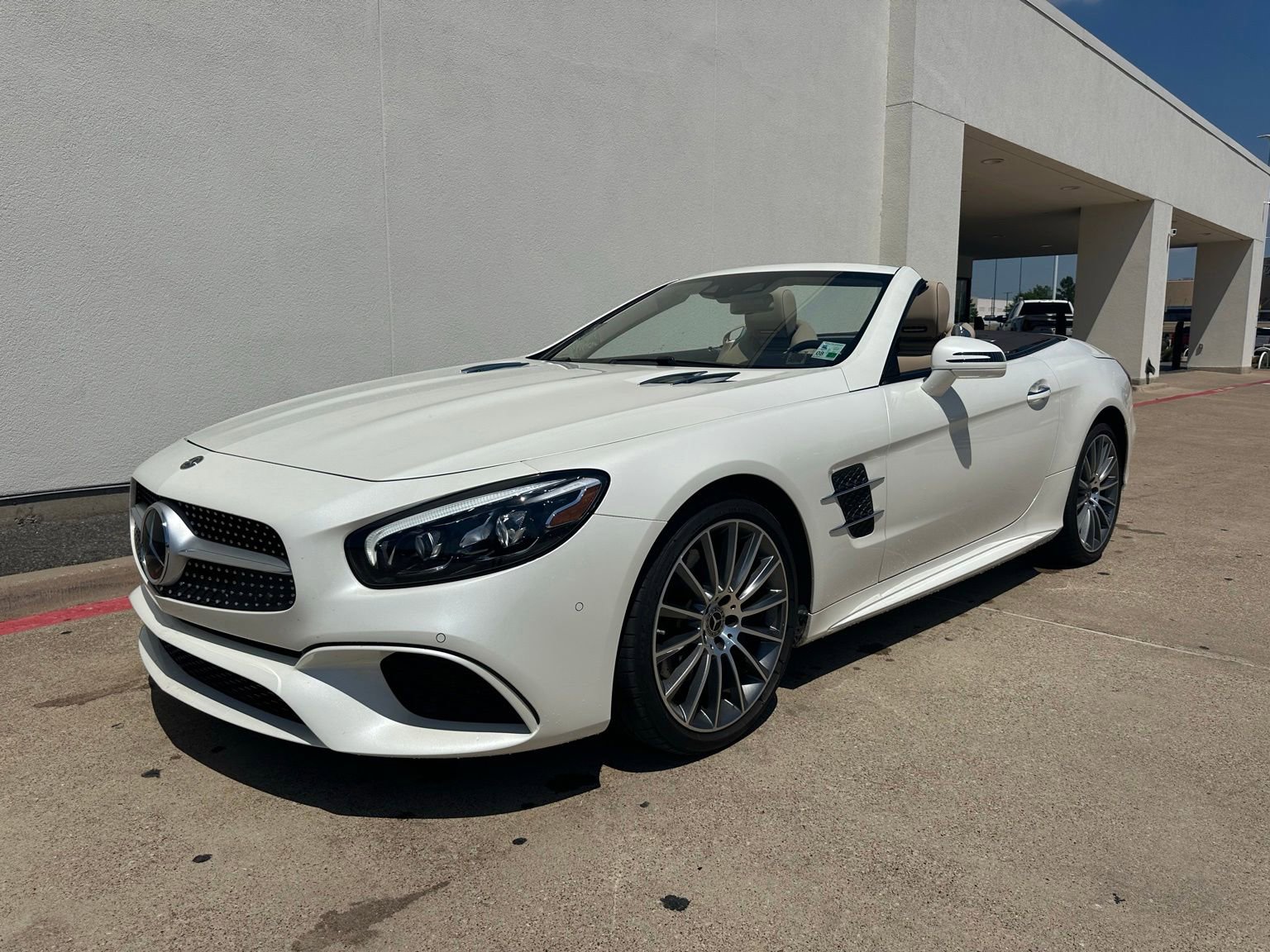 Used 2020 Mercedes-Benz SL 550 image 6