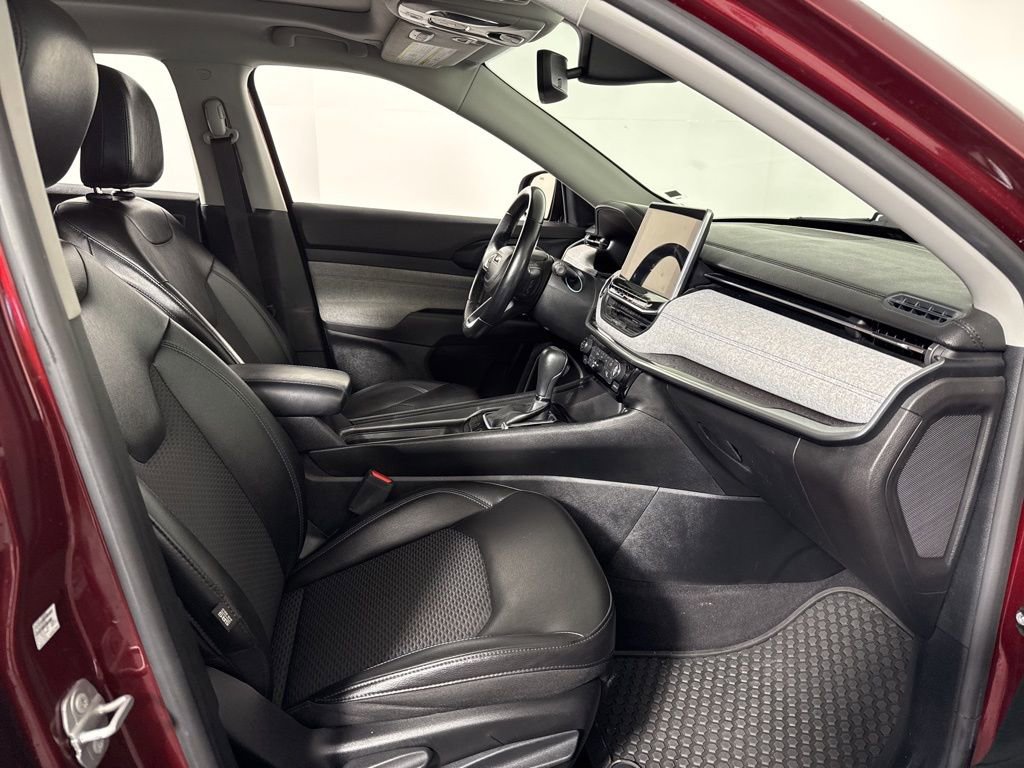 Used 2022 Jeep Compass Latitude w/ Sun and Sound Group image 23