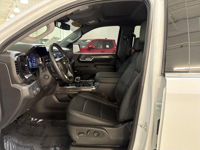 Used 2024 Chevrolet Silverado 1500 LTZ AWD/4WD image 15