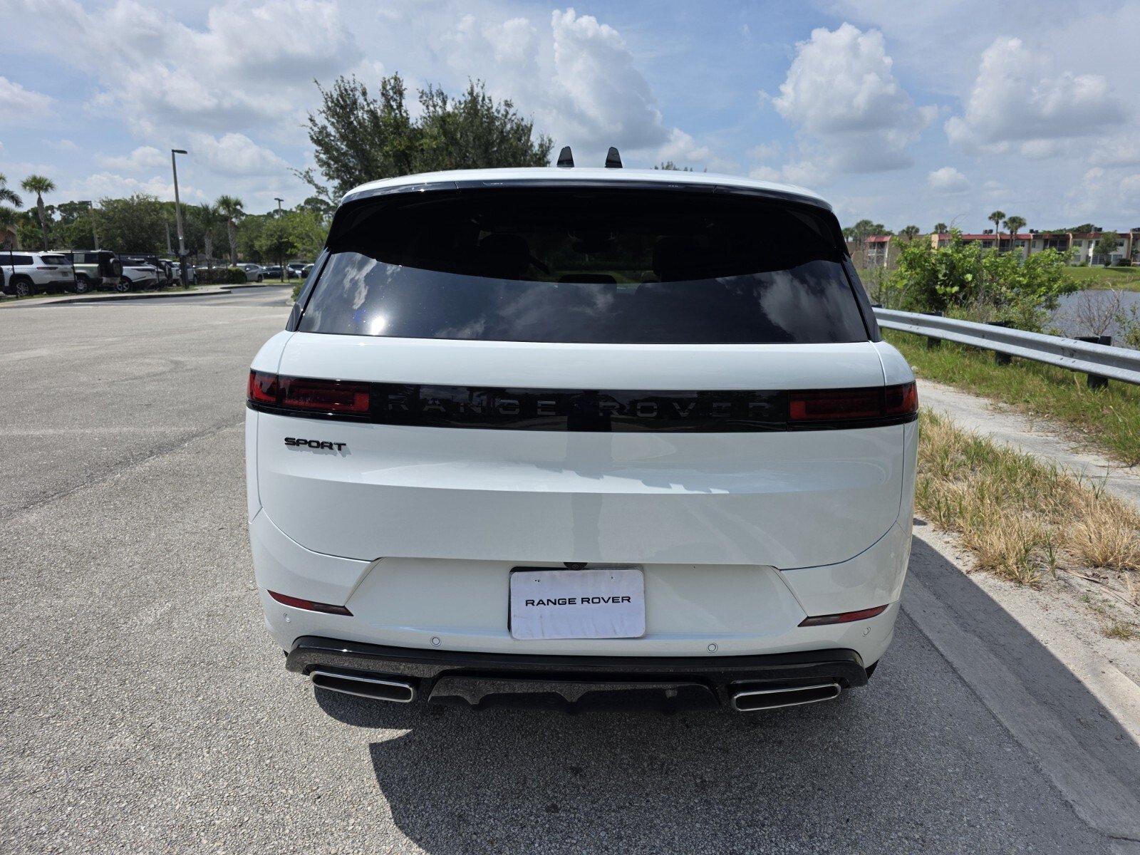 New 2026 Land Rover Range Rover Sport Dynamic SE AWD/4WD image 6