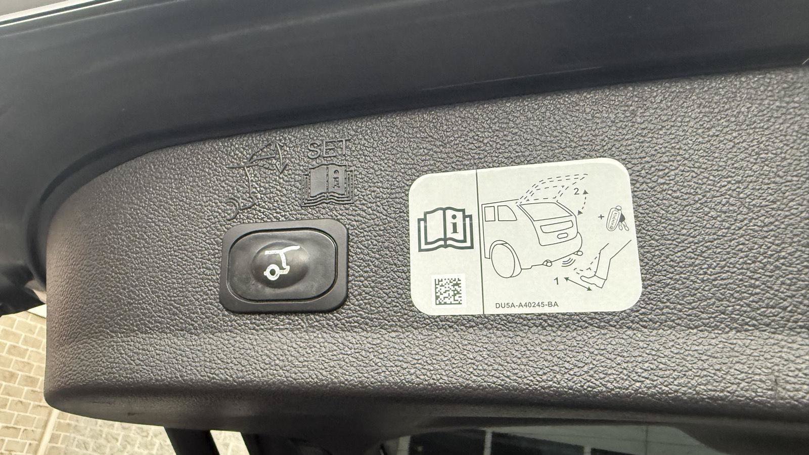 Used 2019 Ford Escape Titanium FWD image 20