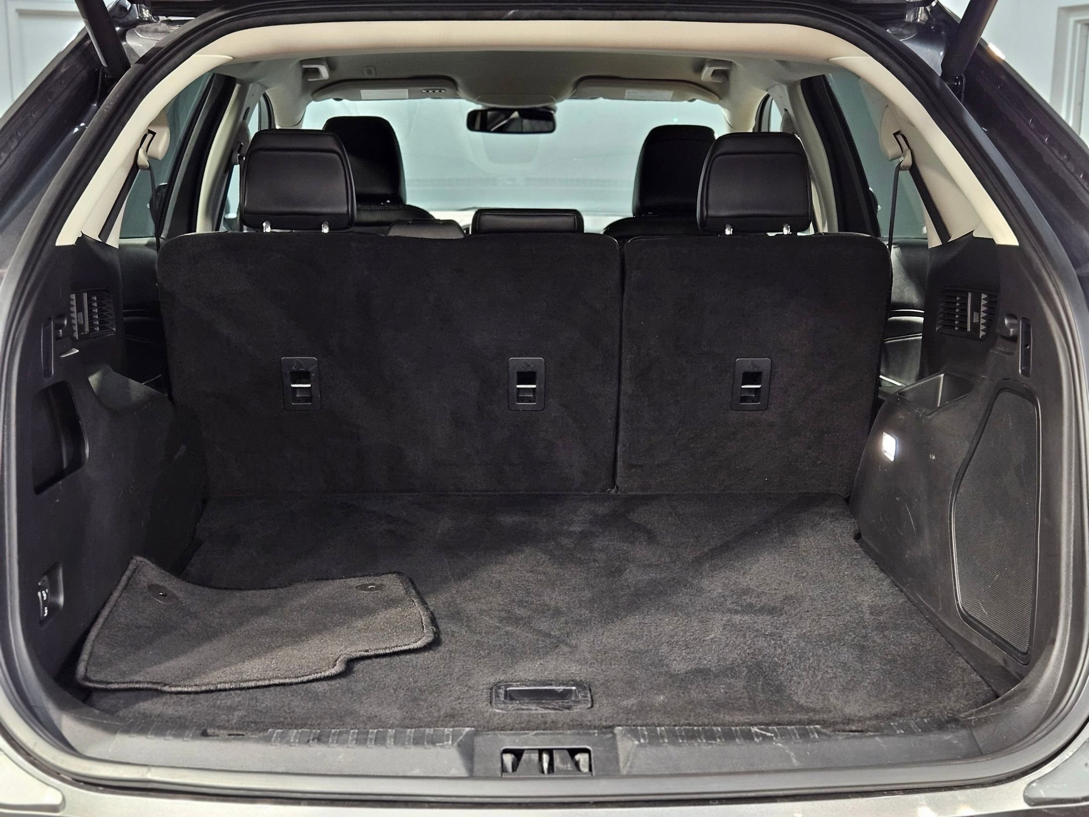 Used 2024 Ford Edge Titanium image 18