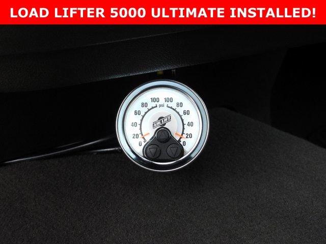 Used 2025 Chevrolet Silverado 2500 LT image 2