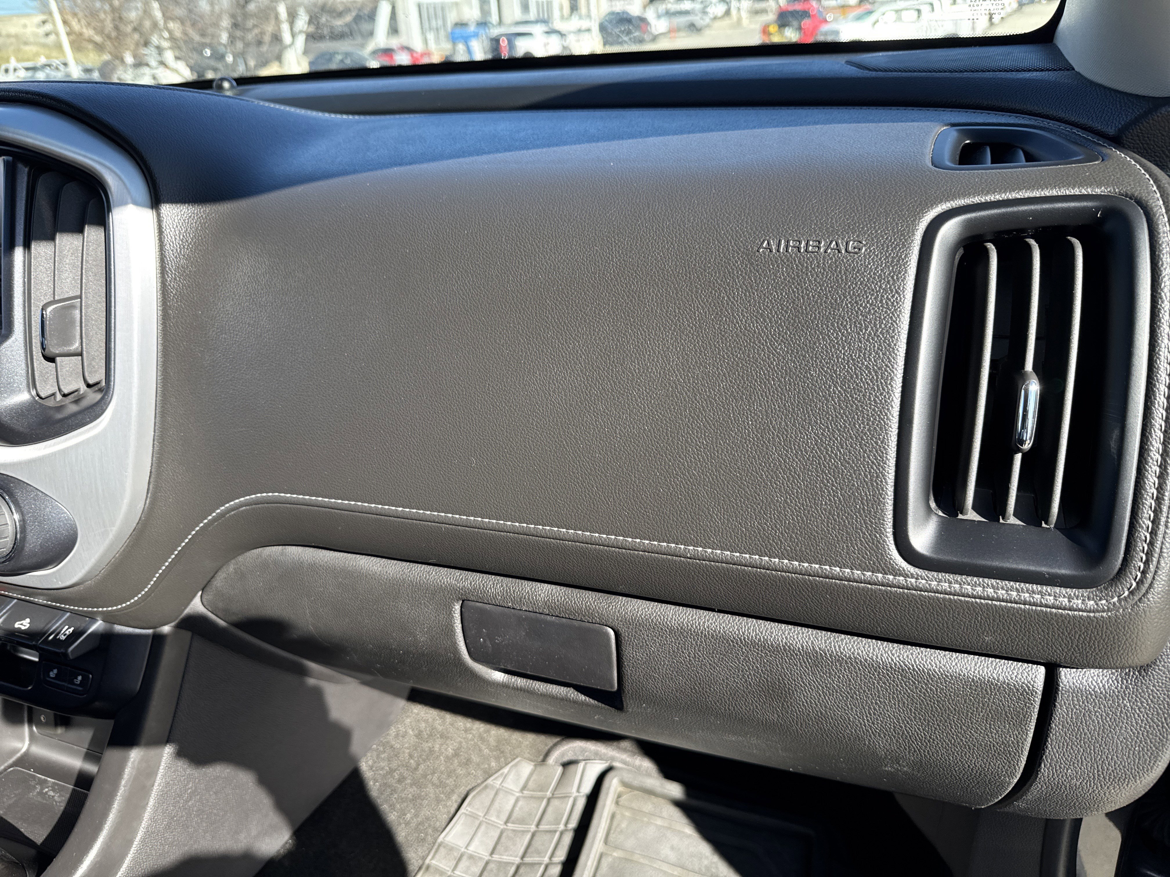 Used 2017 GMC Canyon SLT w/ Driver Alert Package image 22