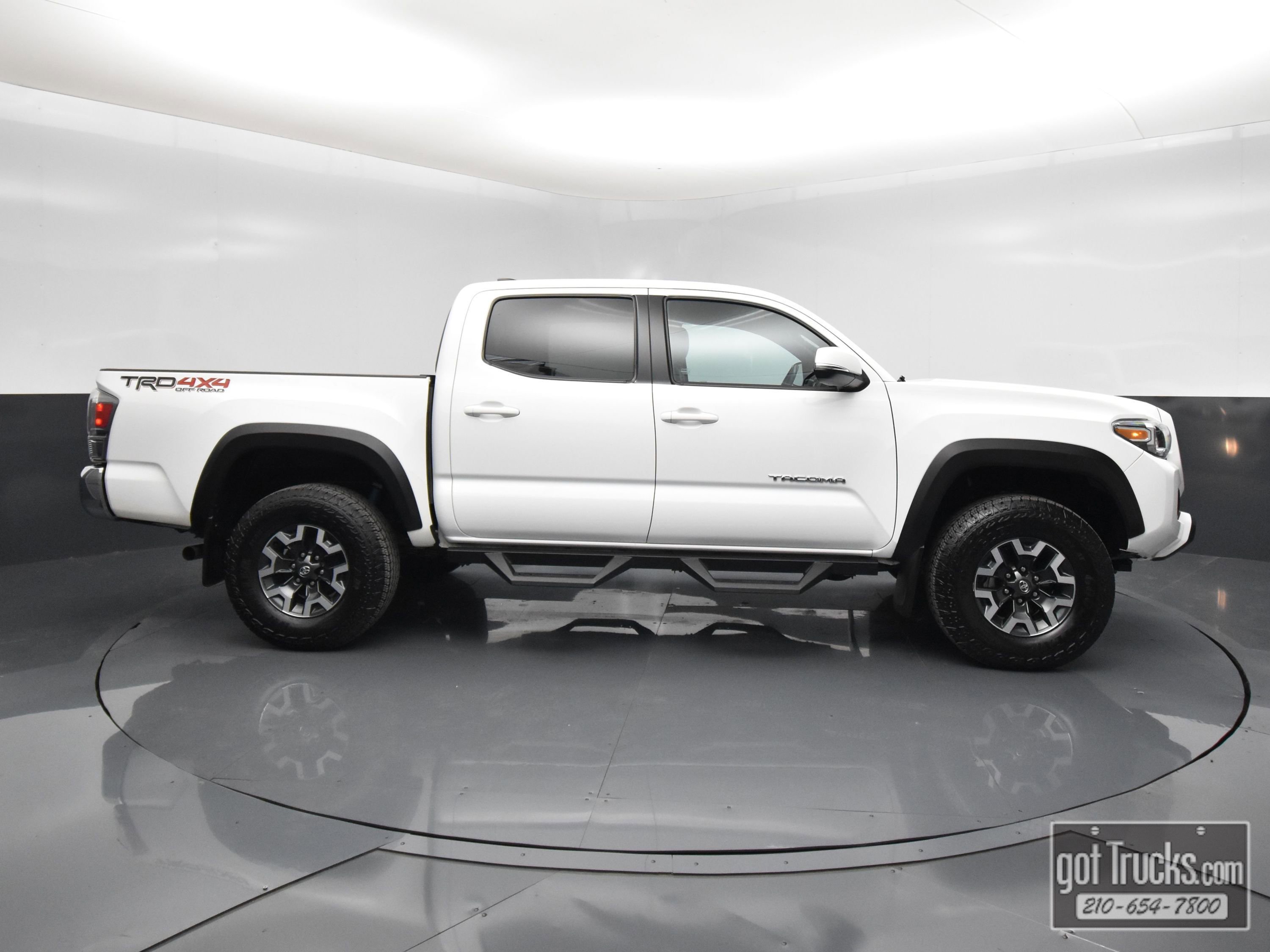 Used 2022 Toyota Tacoma TRD Off-Road AWD/4WD image 51