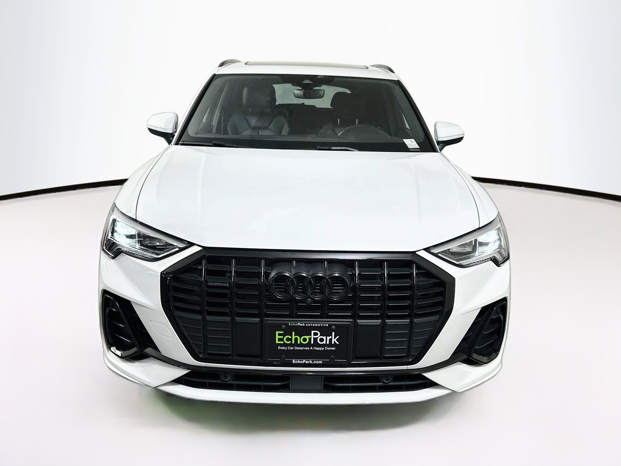 Used 2023 Audi Q3 2.0T Premium Plus w/ Premium Plus Package AWD/4WD image 2