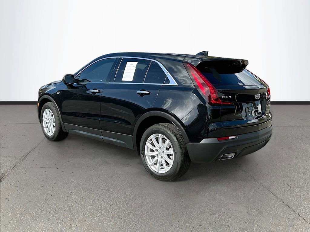 Used 2023 Cadillac XT4 Luxury w/ Cold Weather Package image 5