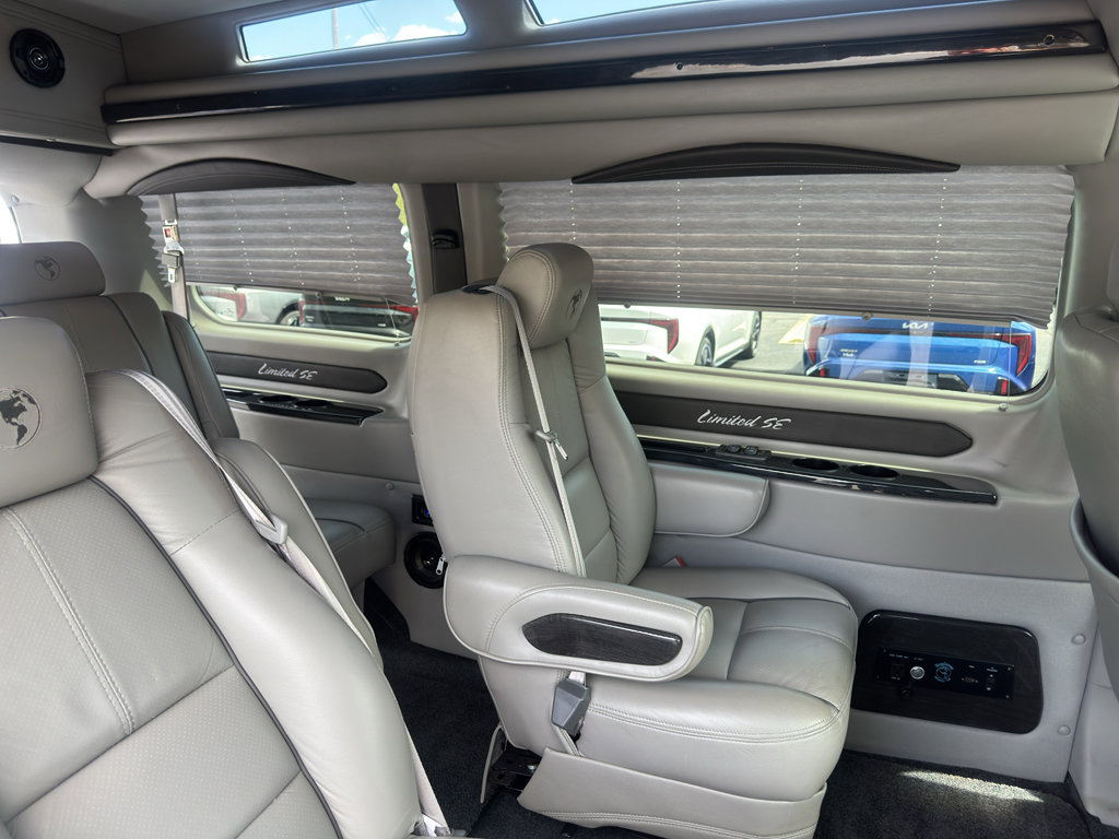 Used 2019 Ford Transit 150 130 Low Roof w/ Exterior Upgrade Package RWD image 13