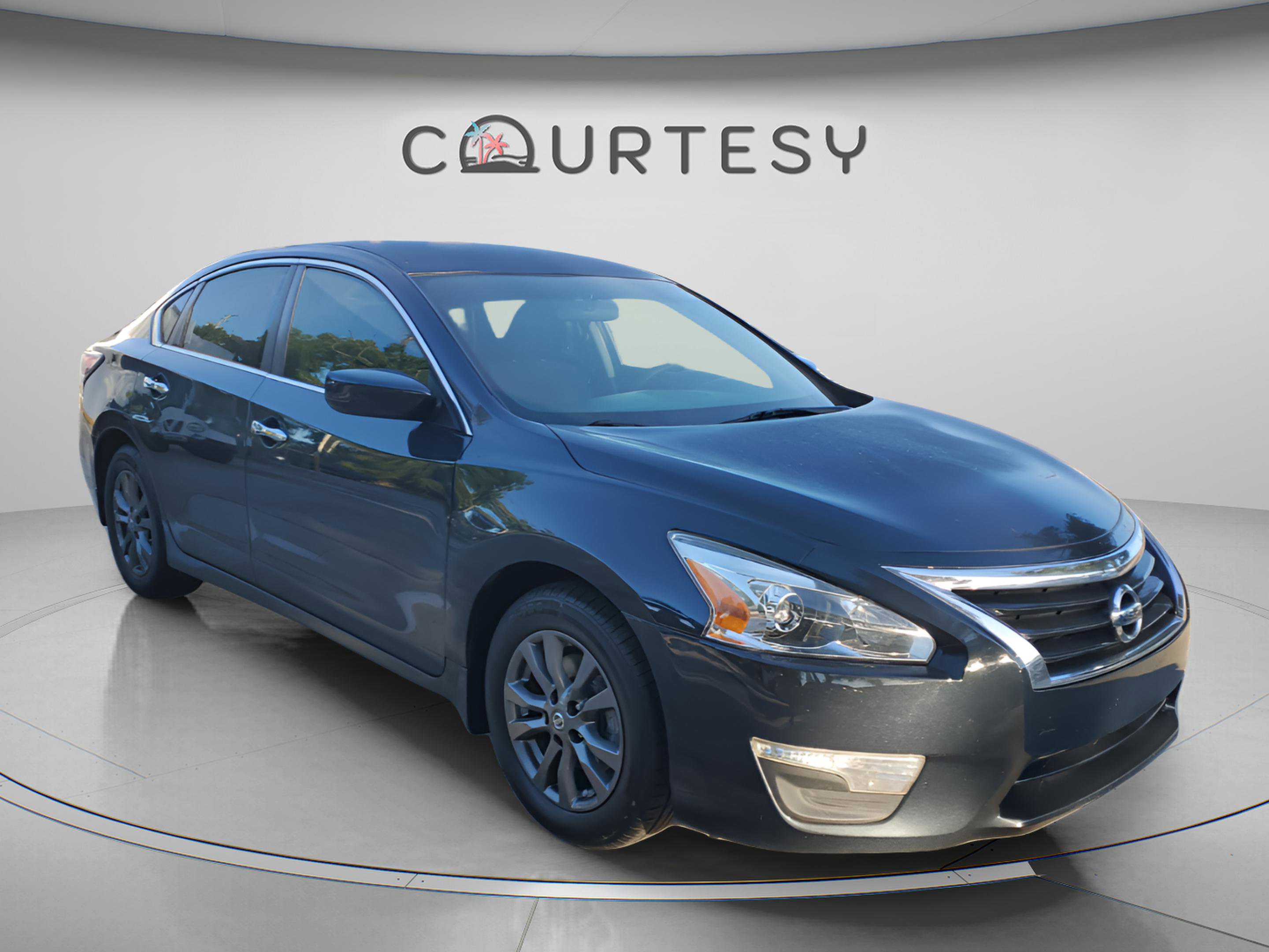 Used 2015 Nissan Altima 2.5 S w/ Special Edition Package FWD image 5