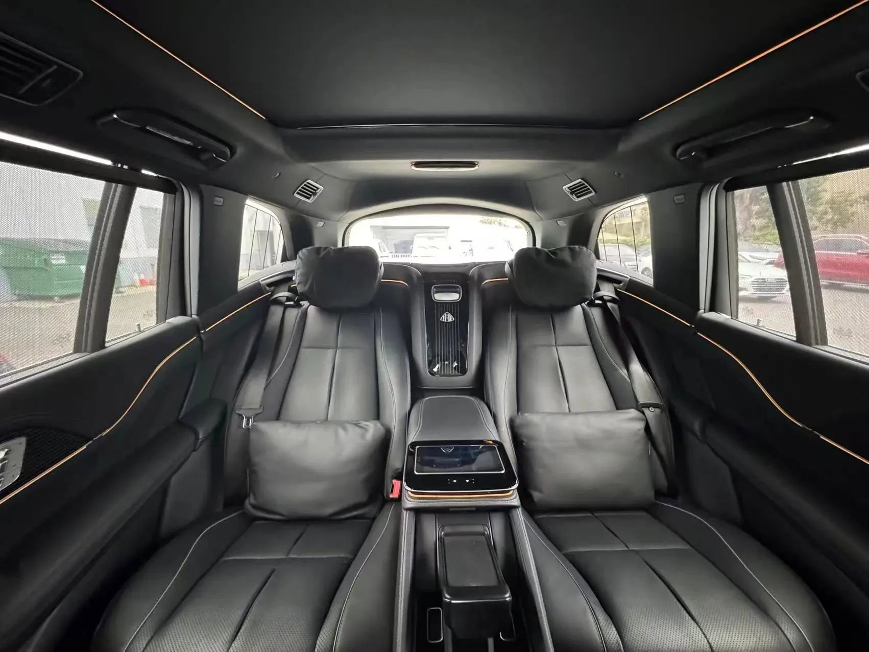 Used 2022 Mercedes-Benz Maybach GLS 600 4MATIC image 31