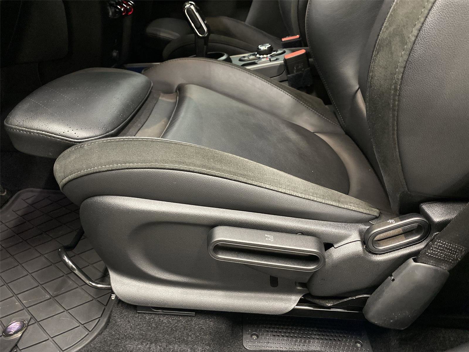 Certified 2023 MINI Cooper Countryman S w/ Signature Upholstery Package image 18