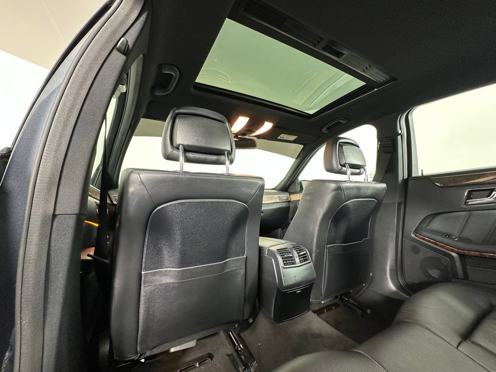 Used 2011 Mercedes-Benz E 350 4MATIC Sedan image 17