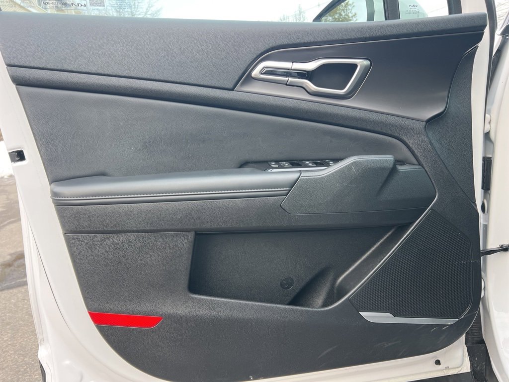 Used 2023 Kia Sportage EX image 8