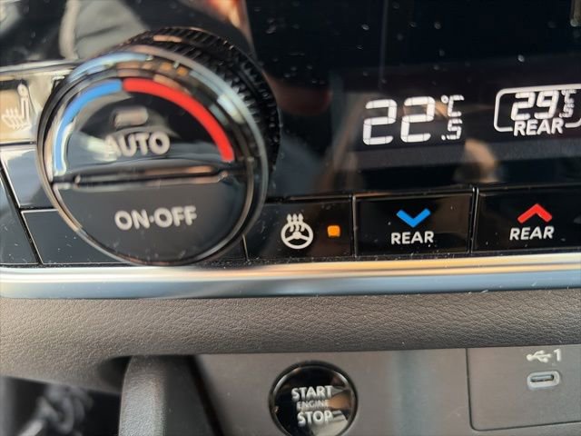 Used 2025 Nissan Rogue SL w/ Tech Package image 12