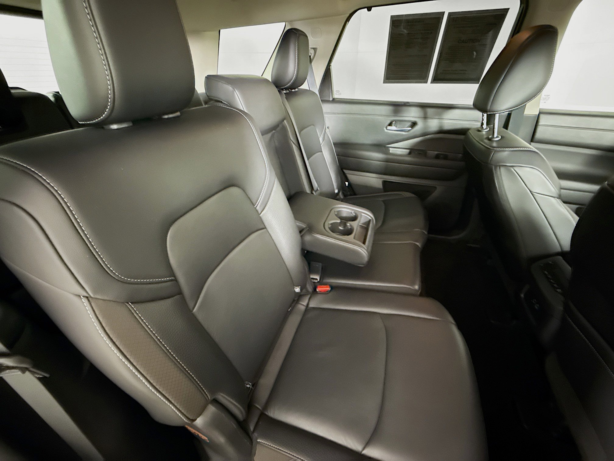 Used 2024 Nissan Pathfinder SL w/ Black Appearance Package image 36