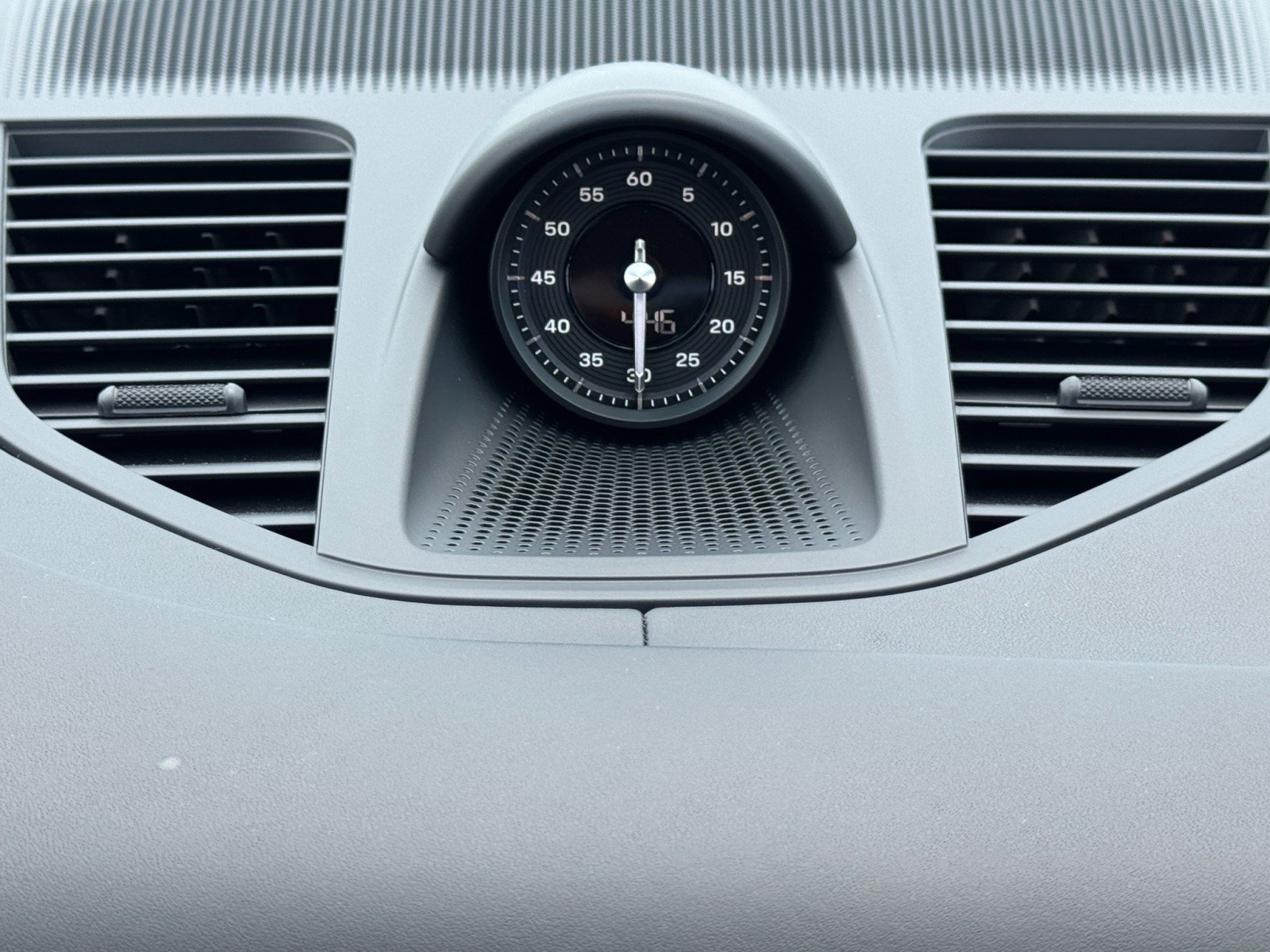 Used 2025 Porsche Panamera 4 w/ Premium Package image 38