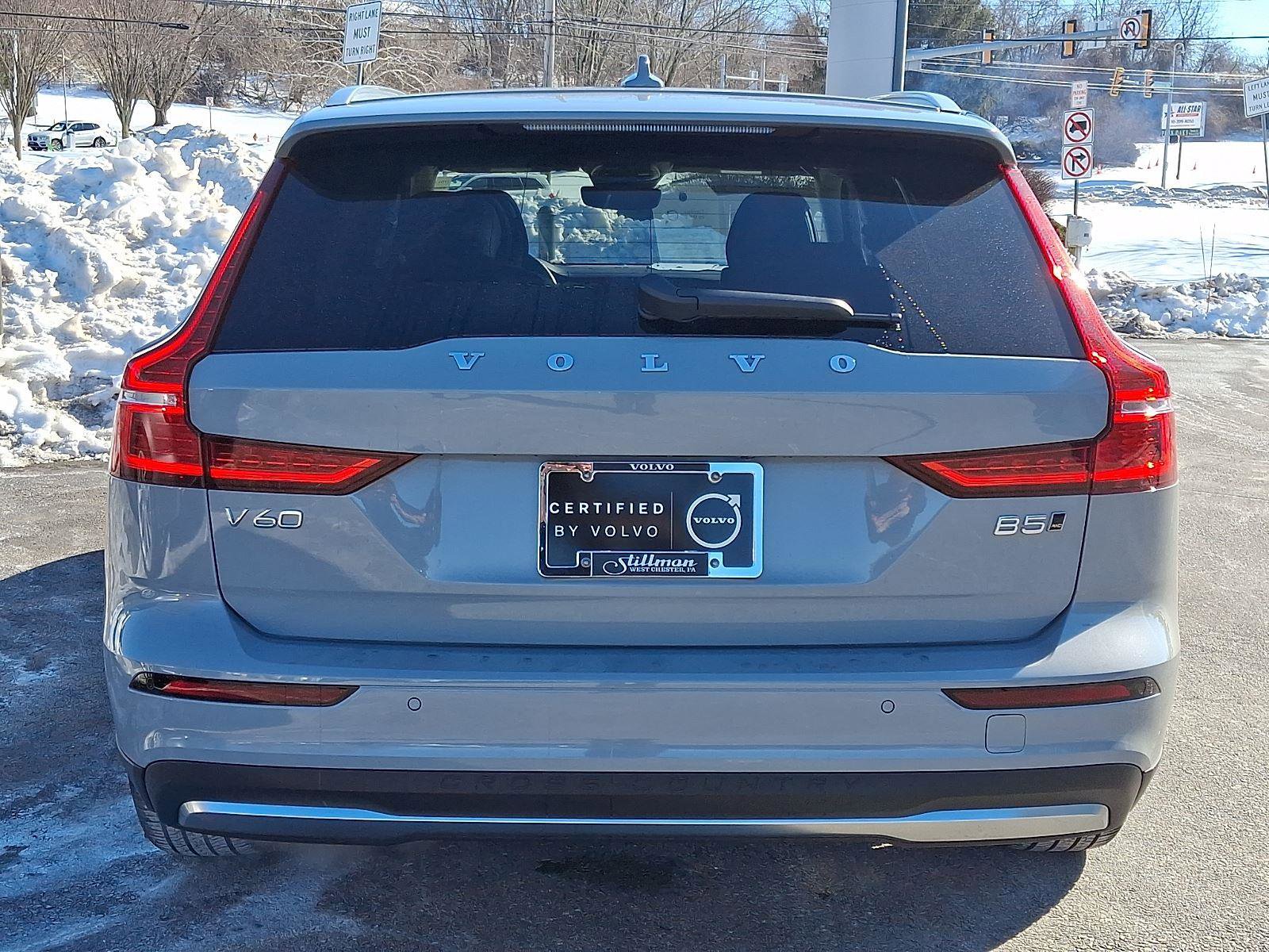 Certified 2025 Volvo V60 B5 Cross Country Ultra image 5