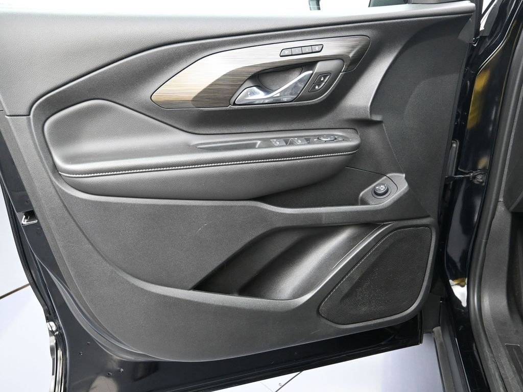 Used 2023 GMC Terrain SLT image 10