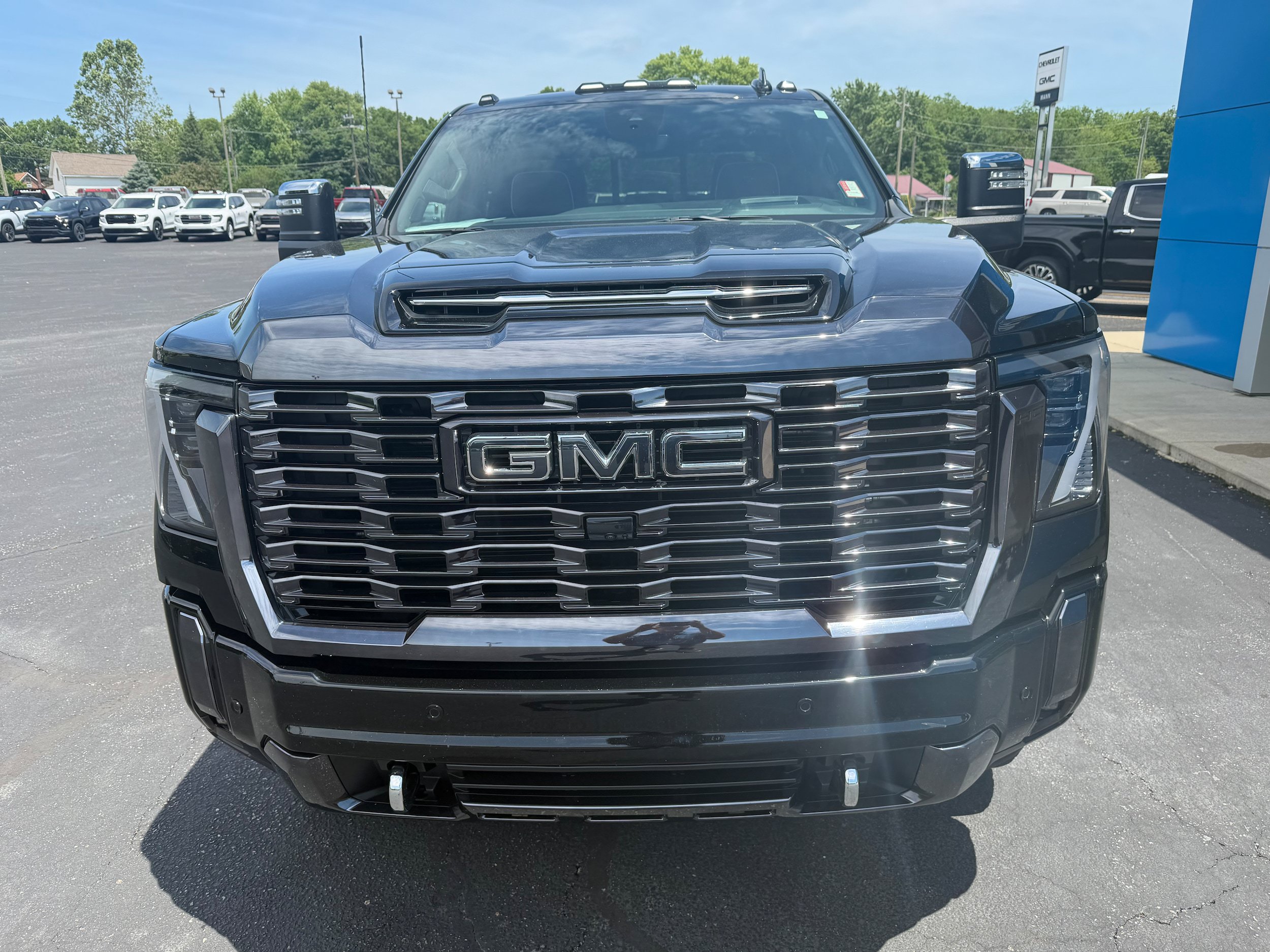 Used 2024 GMC Sierra 2500 Denali Ultimate w/ Max Trailering Package AWD/4WD image 16