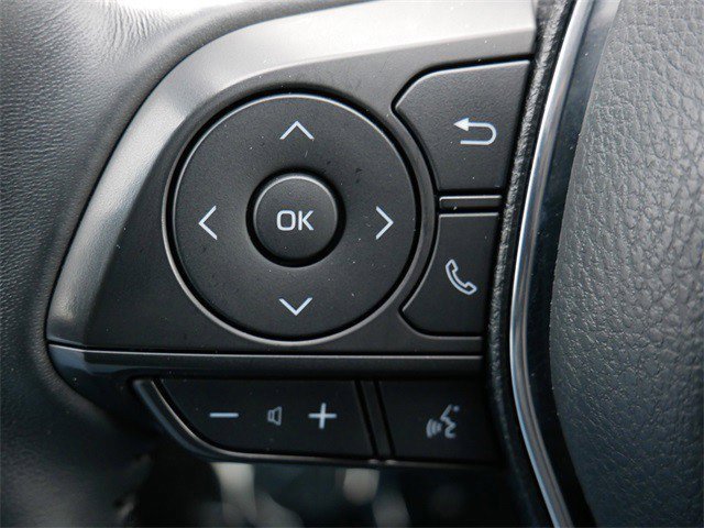 Used 2020 Toyota Camry SE image 25