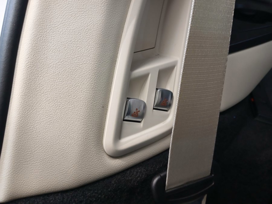 Used 2024 BMW X7 M60i w/ Executive Package image 19